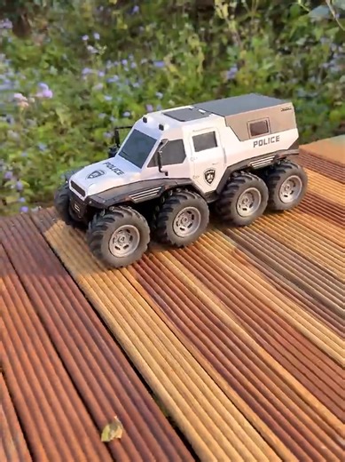 Epic Long Jump Challenge: Mercedes vs RC Cars