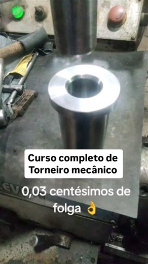 @curso de torneiro mecânico on Instagram: "O QUE VOCÊ VAI🧰 APRENDER Os principais métodos para se tornar um Torneiro Mecanico🧰 Aprenda no curso O Nosso curso vai preparar tornar voce o nosso melhor aluno, um especialista na área, para atender às🧰 necessidades das indústrias e empresas que iram contratar, na função de Torneiro Mecânico Ferramenteiro e Fresador Mecânico Ferramenteiro.🧰 ​ UM VERDADEIRO PROFISSIONAL PRECISA CONHECER:🧰 Fundamentos da Tecnologia Mecânica Preparação de Tornos Mecâ