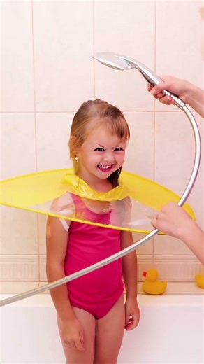Ultimate Bath Time Gadget for Kids! 🚿 Fun Parenting Tips 🌈 #parenting #lifehacks