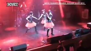 Hoy se presenta Babymetal en la CDMX 🇲🇽 Es un buen día para recordar cuando DragonForce tocó con ellas "Road to Resistance" en la que Sam Totman y Herman Li grabaron las guitarras para su disco. Babymetal/DragonForce - Road to Resistance Live | DragonForce México