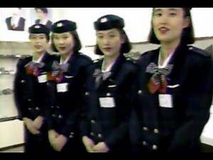 【航空お仕事動画】ＣＡさんの訓練の様子を見てみよう ～ビューティレッスン～ みなさん綺麗ですね！