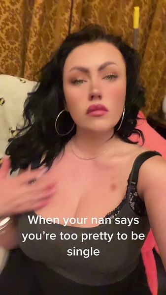 Chloe (@chloechloelouise)’s videos with Original Sound - Unknown