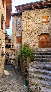 ✨️Step back in time and wander through the enchanting medieval streets of Canale di Tenno, Italy! 🏰 Lose yourself in the cobblestone pathways, ancient archways, and charming stone buildings that whisper tales of centuries past. Join us as we explore the picturesque beauty and rich history of Bondone, where every corner is a glimpse into the medieval era. 👉 follow for more Italian inspiration 🇮🇹 #borghitalia | Sogno Italiano 🇮🇹