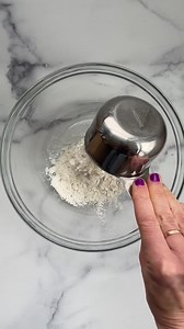 Moist tender Mini Chocolate Chip Muffins that taste as good as store bought, but have a little extra nutrition? Sign. Me. Up. These muffins are seriously delicious and are a must-make if you have fans of Little Bites in your house! https://www.yummytoddlerfood.com/chocolate-chip-mini-muffins-copycat-little-bites/ Full recipe here: https://www.yummytoddlerfood.com/chocolate-chip-mini-muffins-copycat-little-bites/ | Yummy Toddler Food