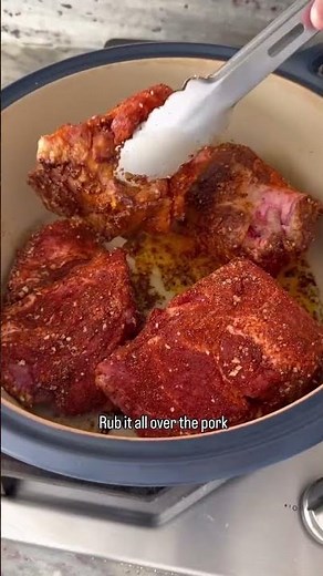 Dutch Oven Pulled Pork – Juicy, Tender & Full of Flavor 🤤🔥
