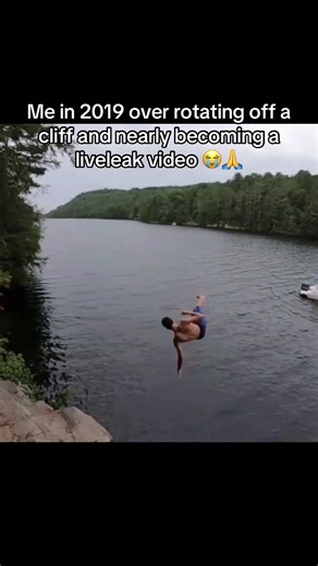 Yeah let me just hit the bottom head first 💀 #flip #cliffjumping