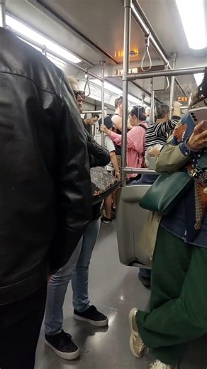 Athens metro in Syntagma changing line #greece