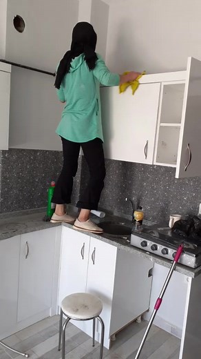 Elif Ay (@elifay224) adlı kullanıcının orijinal ses - Şarkı Fm ile oluşturduğu videoları