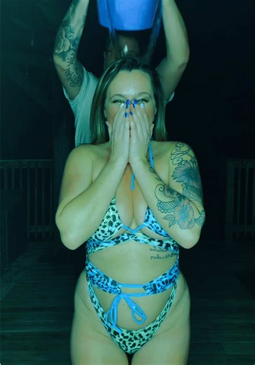 Because if you haven’t joined us every FRIDAY @ 9:30 EST, you aren’t living. 🌊🍷💋 #fyp #friday #live #bikini