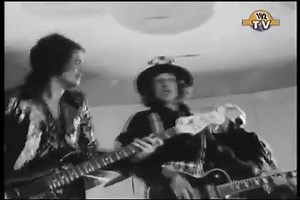 26K views · 740 reactions | Slade es una banda británica de glam rock y hard rock formada en 1966 y una de las de mayor éxito comercial durante la primera mitad de los años 1970. | Baúl del Tiempo | Facebook