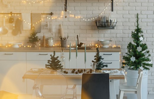 Comment faire tenir une guirlande au mur ? - Elle Décoration