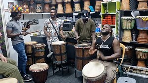 When a master drops in… 👑🔥 Sidiki Dembélé — swung by our studio for an epic drumming session with Mo, Bouba, and Abli from our crew. He is currently touring Australia with Abel Selaocoe & the Australian Chamber Orchestra. Massive thanks to Sidiki for sharing his energy, leading a masterclass, and jamming with Melbourne’s finest. #AfricanDrumming #SidikiDembele #MelbourneMusic #DrummingCommunity #WestAfricanPercussion #AbelSelaocoe #australianchamberorchestra | African Drumming
