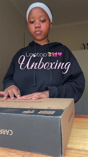 Unboxing the Parkard Bell Laptop for Uni Students