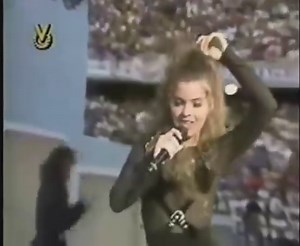 La venezolana DIVEANA llega con este clásico del tecnomerengue ( DE AMOR Y DE MIEL ) | La Viejoteca Crossover Musical