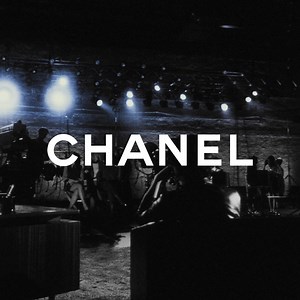 BLEU DE CHANEL. TELL-ALL. Timothée Chalamet shows his true colors on an exclusive talk show—a never-before-seen scene directed by Martin Scorsese. "Rockit" written by Herbert J. Hancock/Michael James Beinhorn/Bill O. Laswell Performed by Herbie Hancock Discover onchanel.com/-BLEU-DE-CHANEL-1H25- | CHANEL