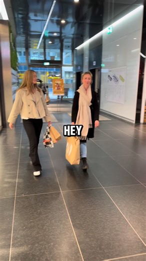 mit_den_jungz | Tochter überrascht ihre Mama mit einem Outfit 🥹✨ #strassenumfrage #outfit #challenge #mitdenjungz | Instagram