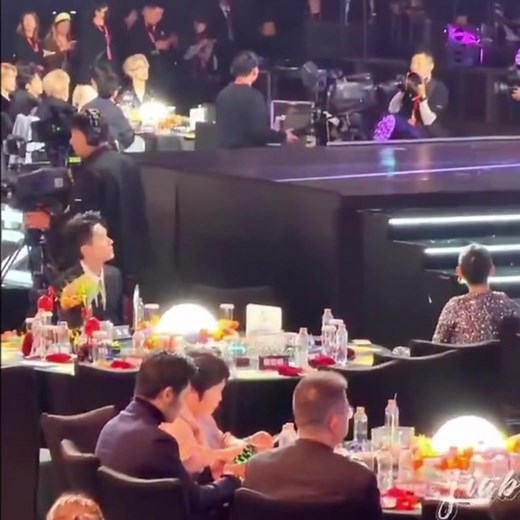 Momentos adorables de Cheng Lei y Xu Ruohan en premiaciones