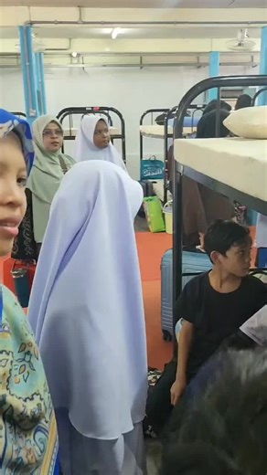 Keceriaan Ulfah Masuk Asrama di Madrasah Idrisiah