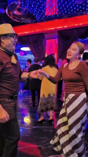 Can't Resist the On-Site Jitterbug Dance Frenzy