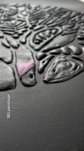 I am so happy I can finally share with you the result of my special 3D embrodiery painting. It took quite a lot of time, but I am over the moon with the final look. If you’d like to learn all about it and create similar piece, I teach everything in my detailed step by step tutorial on patreon (you can also find it in the comment below). #art #artist #painting #relief #colourful #colours #embroidery #embroideryart #miipaintings | Mii.paintings