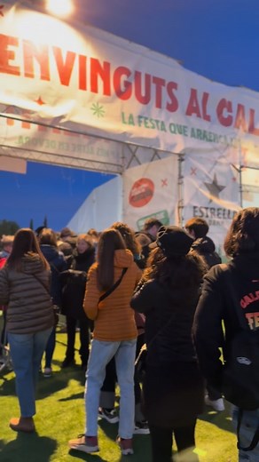 💚🔥 Guardaré sempre el record de la nit d’ahir. El Calçofest va omplir Valls amb una estrena multitudinària que va reunir 10.000 persones. La primera edició ha irromput a la ciutat amb una força inesperada, convertint-se en un dels esdeveniments musicals més multitudinaris del país i un dels més grans que Valls ha viscut mai. La millor estrena per arrencar la temporada de calçotades a Valls 🎉 👏 El meu agraïment a l’organització, i a totes les persones que han treballat incansablement perquè l