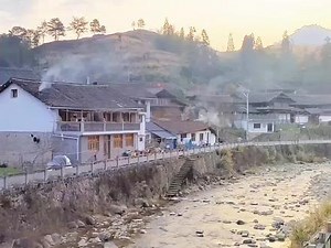 走遍畲乡景宁美丽乡村古村落——爱情❤️小镇畲族——桃源村你们向往这样的生活吗？虽然没有城市繁华，却有宁静祥和的生活。#古村落风景 #乡愁记忆 #隐藏在大山里的世外桃源# @抖音小助手 @抖音热点宝