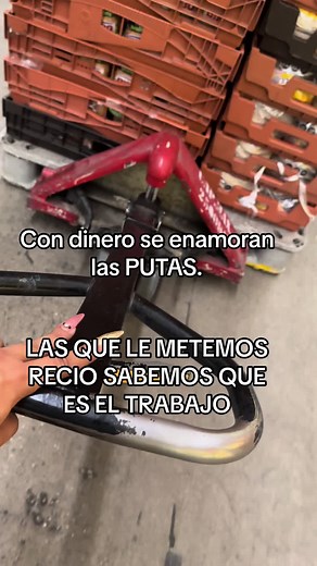 Warehouse Operations: Mastering Hand Truck Maneuvering