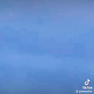 28K views · 300 reactions | #UFOs entering a portal over #London?? More at LUFOS.net #ufo #uap #aliens 2021 | Latest UFO Sightings | Facebook