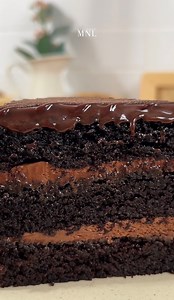 Guys! Our #ChocolateCake dreams just came to life! ♥️😍 Check out Red Ribbon's NEW Chocolate Heaven Cake. It's #ChocolateCakeMadeGreat --- A stunning cake made with premium chocolate from its moist and fudgy chocolate cake layers, creamy chocolate icing, and rich chocolate ganache, down to its delicious chocolate drizzle.✨ Try Red Ribbon Bakeshop's Chocolate Heaven Cake in limited branches within Metro Manila and South Luzon starting today! You can also order via the Red Ribbon delivery website,