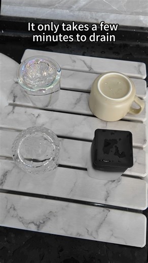 Diatomaceous earth dish scrubbers dry in just minutes—a must-have for everyone.#diatomaceousearth #stonedishdryingmat #dishes #lowtoxliving #falldealsforyou