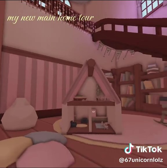 using the new pudding house! Went for a pastel artsy sewing vibe :) #adoptme #adoptmebuild #cutesy #roblox #fyp