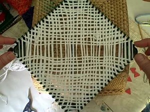 How to Weave tarn (t-shirt yarn) on a potholder loom