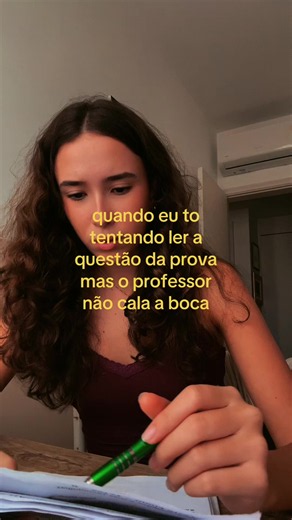 ele pede silencio pra ele ficar falando e atrapalhando né mds || #prova #professor #relatable #repost #vaiprofycaramba