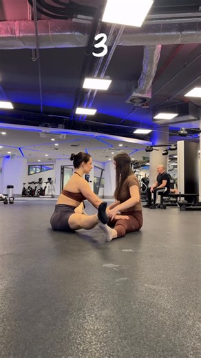 Flexibility & mobility coach | online | NASM on Instagram: "Are you struggling with a clean straddle in your handstand? Try these exercises 👇 1. Side lunge (front leg to the side) The front leg is placed to the side. Make sure your pelvis goes straight down, not back. The foot and knee are turned to the side, spine stays long and neutral. 2. Side leg extension Hold the inside of the foot with the same-side hand and extend the leg to the side (not forward). 3. Partner stretch – wide straddle Pla