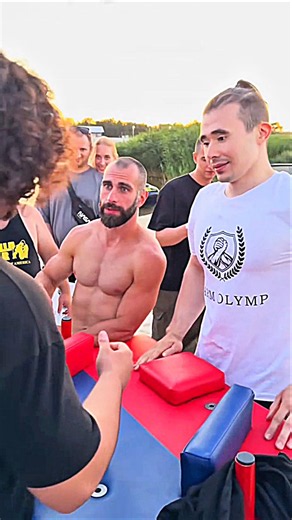 💀 AKIMBO 69 STRENGTH VS PUBLIC PLACE PRACTICE 🥶 #trending #armwrestling #akimbo #strength