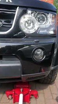 How to jack-up and remove a wheel on a Land Rover Discovery 3 or 4