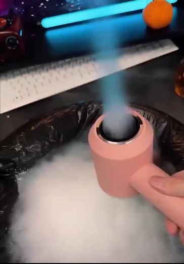 You wouldn't expect to get this high-speed brushless motor hair dryer for tens of dollars, would you?！！！