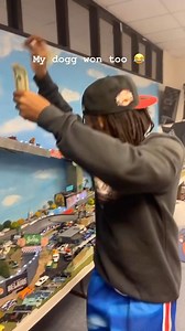 Throwing money wit a Bunch of thugs shooting dice last night @startinglinehobbies | Curren$y