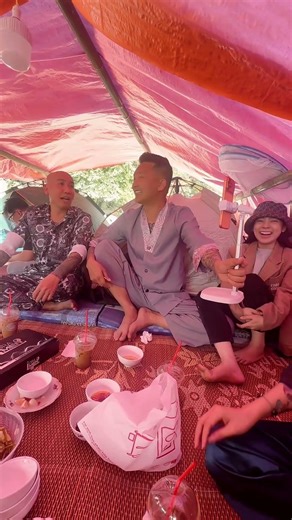 AE PHÚ HUẤN nhắc Nhẹ Ku Em Thản Đồ Gỗ