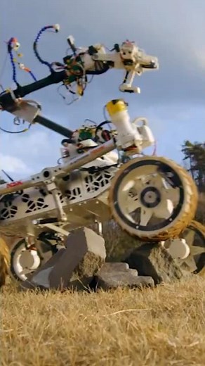 Maker Spotlight Clip✨ | Designing custom rover tires with 3d printer in the ARES project!