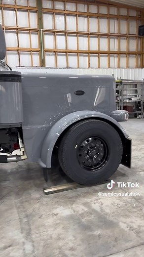 Impressive Peterbilt Semi-Truck Rig Showcase