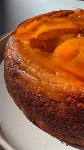 Australian-grown navel oranges are really doing the most this season 💪 🍊 And if you're looking for ways to mix up dessert time, then this gluten-free whole orange cake is calling your name! Personally, we think it would make the perfect addition to a cosy high tea with your family and/or friends 💚 Click the link to see the full recipe: http://spr.ly/61854Sng9 | Woolworths
