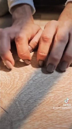 🎧 ASMR fast wood tapping (no talking)