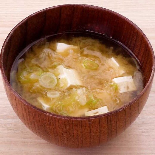 ホっとあたたまる♪ 豆腐と長ねぎの味噌汁のレシピ動画・作り方 | デリッシュキッチン