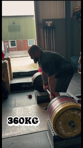 Sundays at Athlete movement where backs are broken chalk is everywhere and @jsuttonstrongman preps for Britain's Strongest Natural by pulling from blocks that feel harder than the floor Science says we should deload. Bro science says grip & rip We chose violence🤡 #SubOptimalSuttons #BlockPullsOrBust #StrongmanSundays #BritainsStrongestNatural #BroScienceBased #idiots