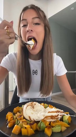 Burrata with mango and avocado 🥑 love the combos from Maé | Anna Antonje