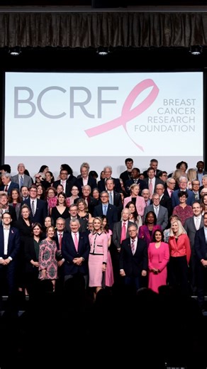 Last Friday, BCRF held its annual Symposium & Awards Luncheon to honor our global group of 260 breast cancer investigators, which raised $2.75 million for lifesaving research! The event began with a symposium featuring a panel of five esteemed BCRF investigators and was followed by a luncheon hosted by journalist Anne Thompson, a breast cancer thriver. This year’s luncheon honored @thepinkagenda with the Sandra Taub Humanitarian Award for their extraordinary efforts to raise awareness and funds 