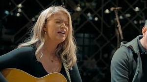 Red Is The Rose - The Whistlin' Donkeys Feat. Meadhbh Walsh Chords - ChordU