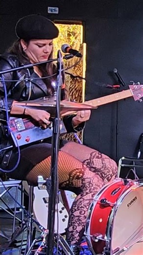 Unbelievable Sound! Ghalia Volt One Woman Band Intense Slide Guitar Blues In Concert