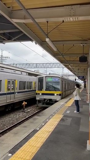 新栃木駅に入線する東武宇都宮線の列車